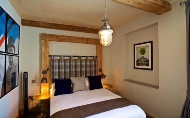 Woodstock Arms
