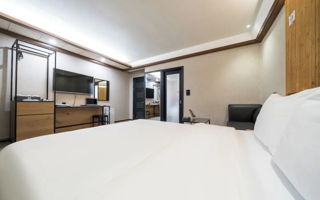 SKYHOTEL