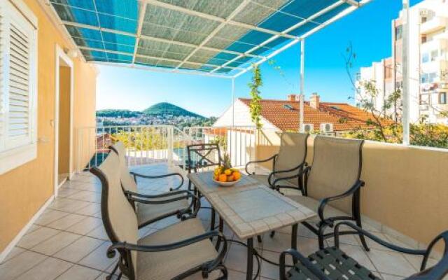 View Port Apartment