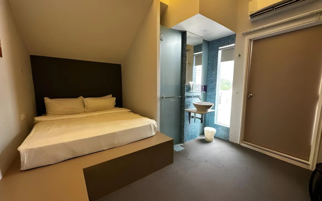 A Hotel Chinatown