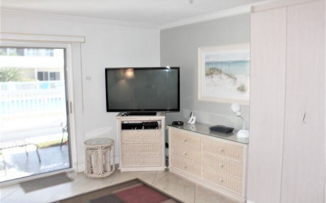 Jamaica Royale - 009 - 1 Br Apts