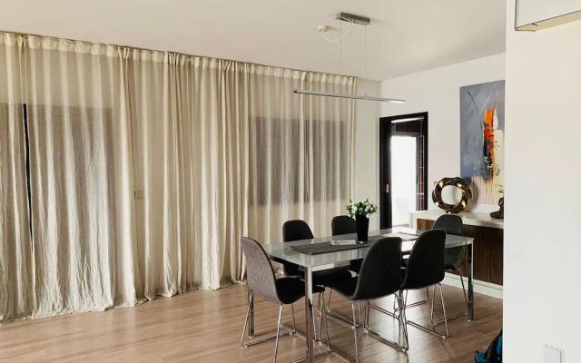 Modern Flat Near Lisbon