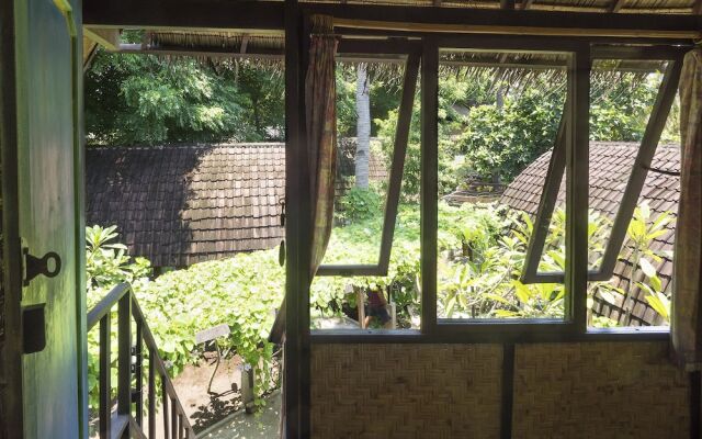 87631 Games Room+2-masters+hottub+water View!