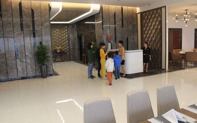 Muong Thanh Grand Bai Chay Hotel
