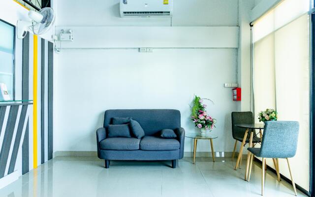 Riski Residence Bangbuathong