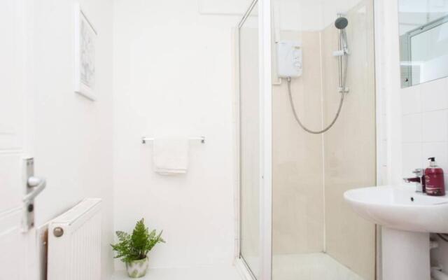 Brynglas Newport flat sleeps 8 - Mycityhaven