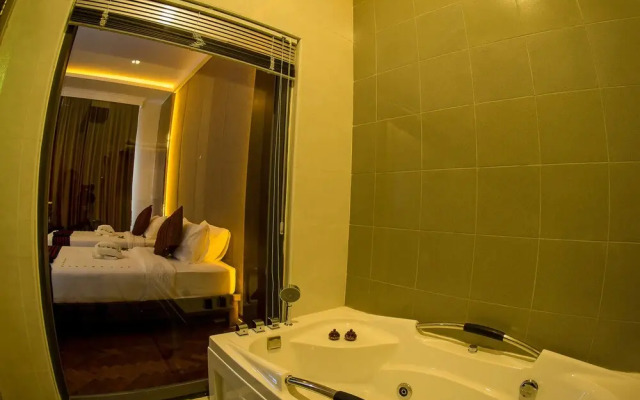 Lustre Bagan Resort