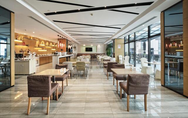 Holiday Inn Express Shanghai Gongkang by IHG
