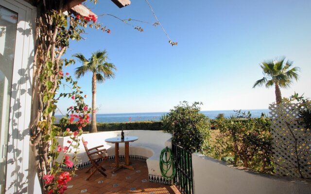 Villa Pino Beachfront Bungalow