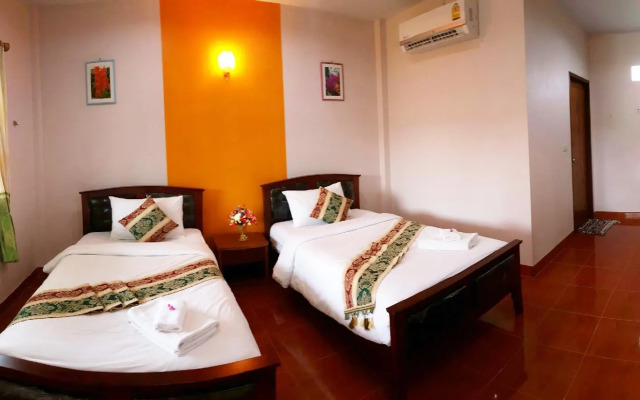 Tanaosri & Creekside Resort