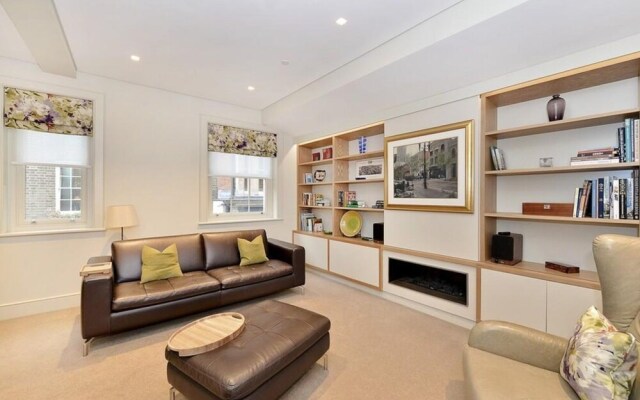 Charming 3-bed House in London