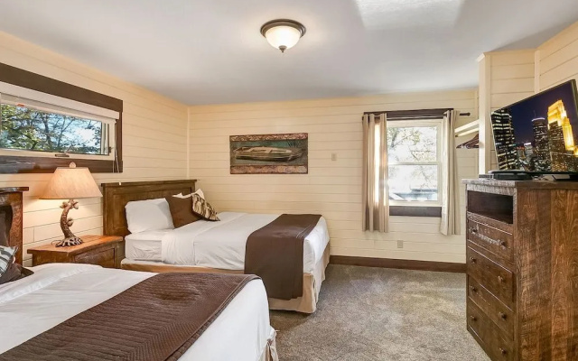 Lost Lake Lodge