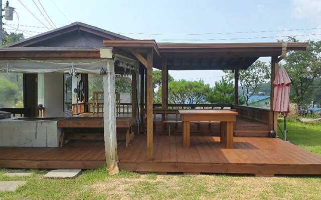Jebudo Neuldanbee Pension