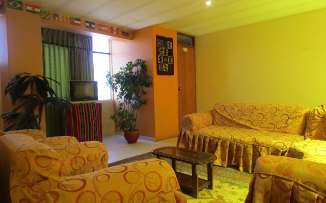 The Real House-Hostel