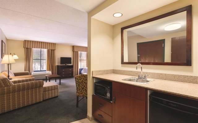 Hampton Inn & Suites Lake George