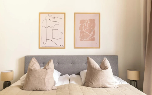 Noble - Fantastic 5-bdr Apt in the Capital