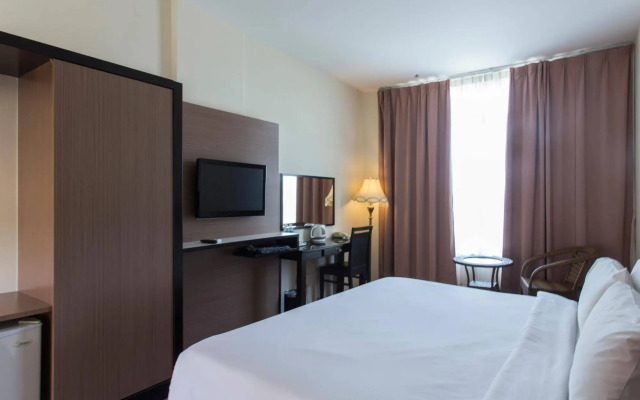 World Youth Hotel