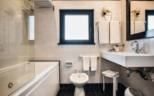 Sardegna Hotel, Suites & Restaurant