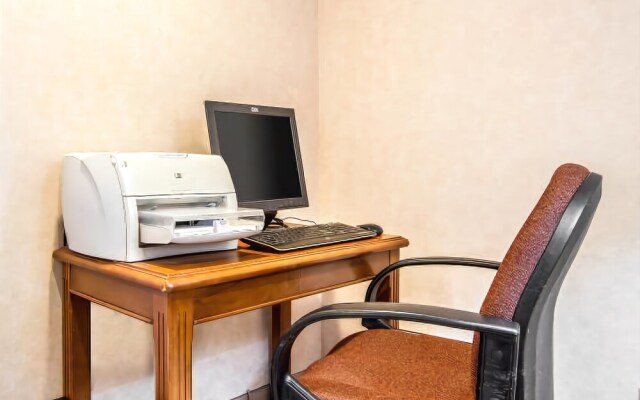 American Inn and Suites