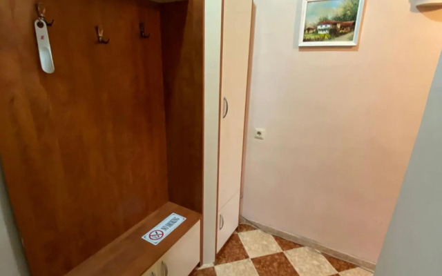 Fantastic 2 Bedroom Apartment - Top Center