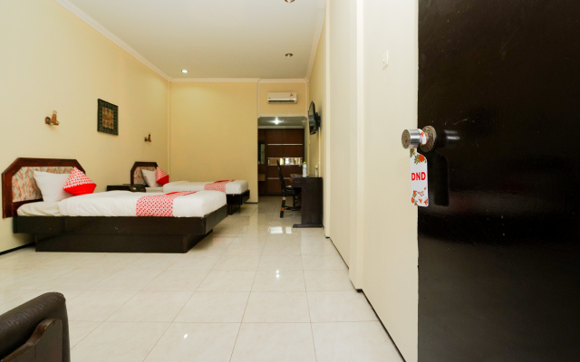 OYO 1652 Hotel Tampiarto