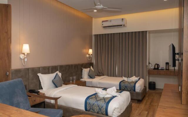 Pinnacle Grand Hotel and Banquets