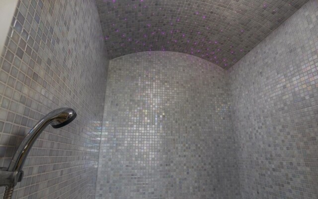 Awesome Home in Sumber With Sauna, Wifi and 7 Bedrooms