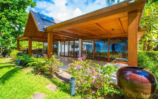 Charming Beachfront Villa on Bangtao