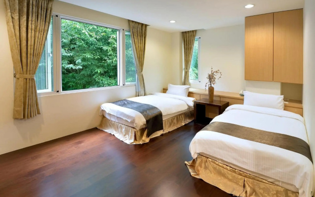 Sun Moon Lake Karuizawa Villa B&B