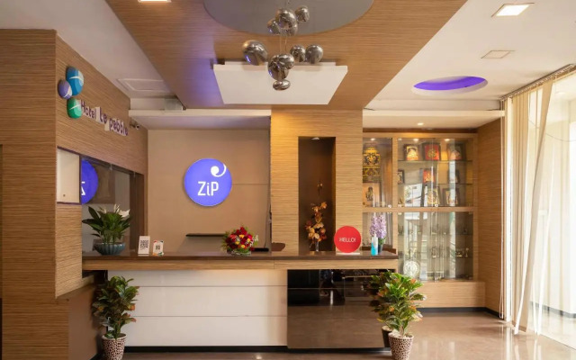 Vits By Spree Hotels Le Pebble