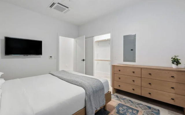 The Continental, powered by Placemakr - Downtown - Market Square