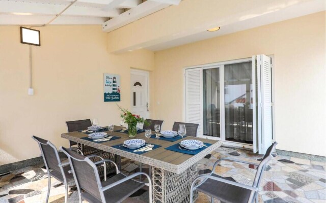 Amazing Home in Ist With 3 Bedrooms and Wifi