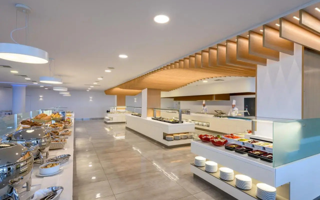 Grand Hotel Holiday Resort