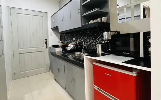 People's Condo Atria