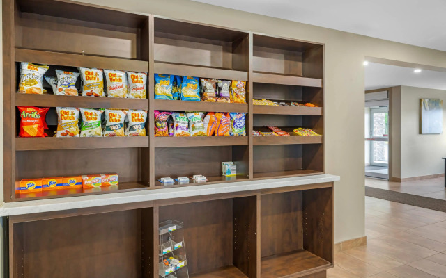 Quality Inn & Suites Bathurst