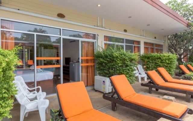 OYO 1054 Phuket Backpacker Hostel