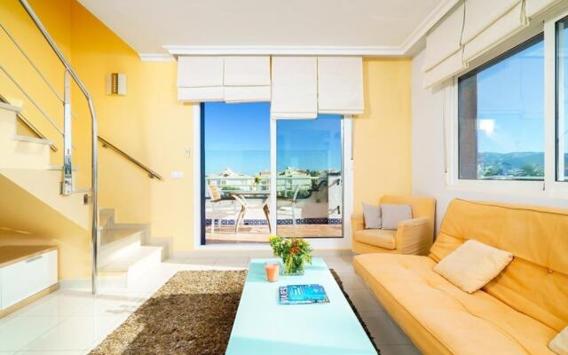 Fantastic first beach line attic apartment, sleep7