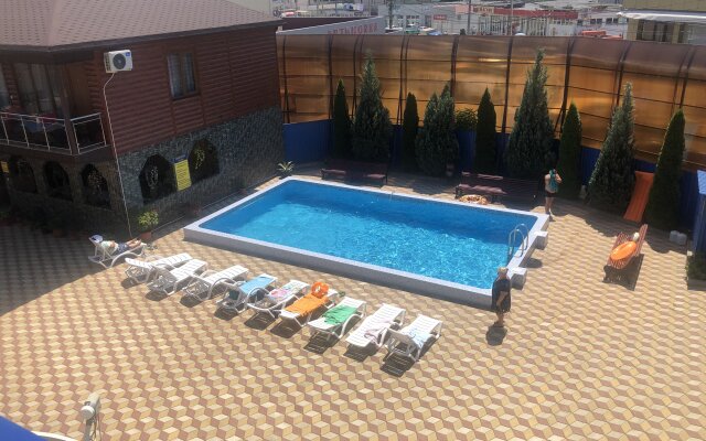 Feniks Guest House
