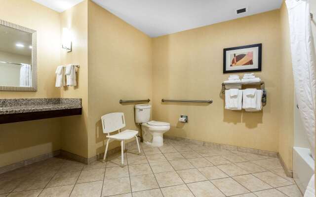 Comfort Suites Charleston West Ashley