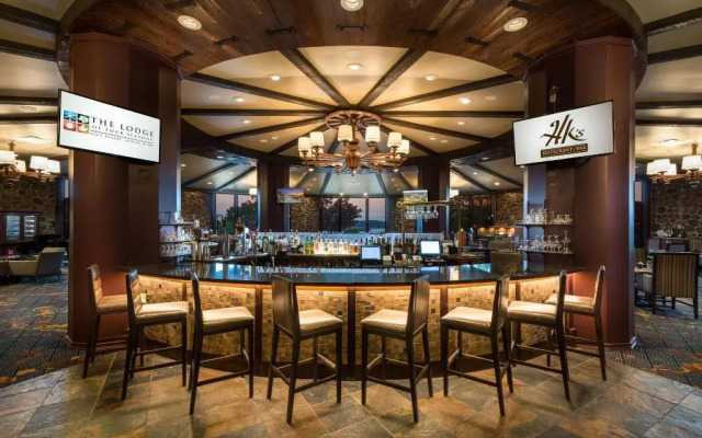 Lodge Of Four Seasons Golf Resort, Marina & Spa