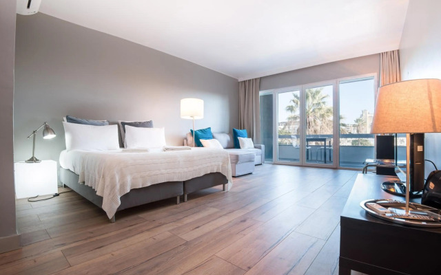 Cascais/Estoril Beachfront Apts