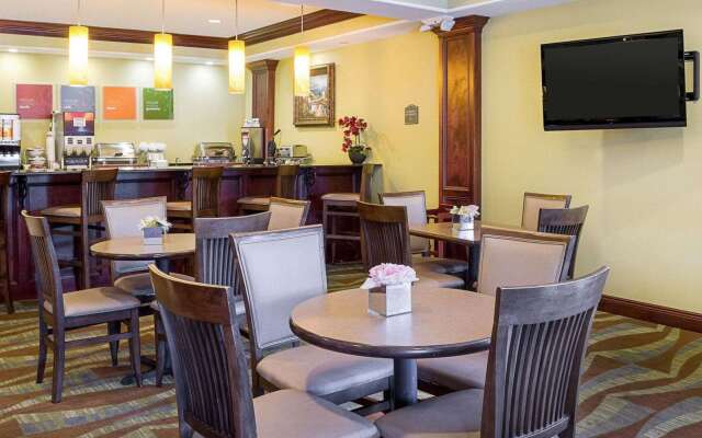 Comfort Suites Harvey - New Orleans West