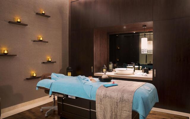 Al Jaddaf Rotana Suite Hotel