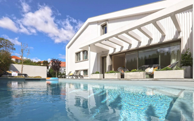 Santa Joana Residence with Garden and heated pool