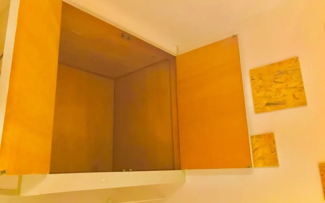 Local Nishijin Apartment