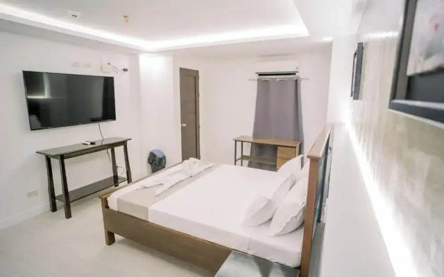 Spotlight Hotel near Hundred Islands wharf