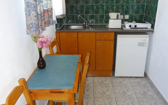 Michalis Studios & Apartments