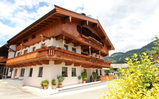 Modern Apartment in Itter Near Forest