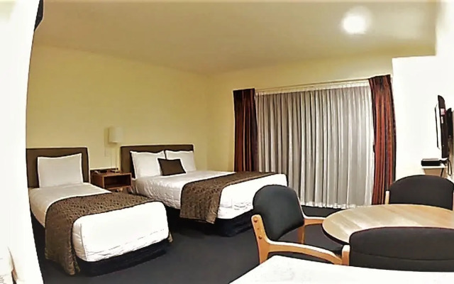 The Peaks Motor Inn