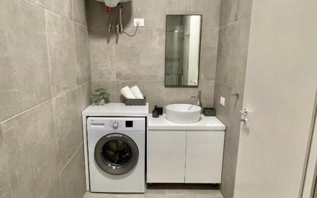 Fancy Apartment 21